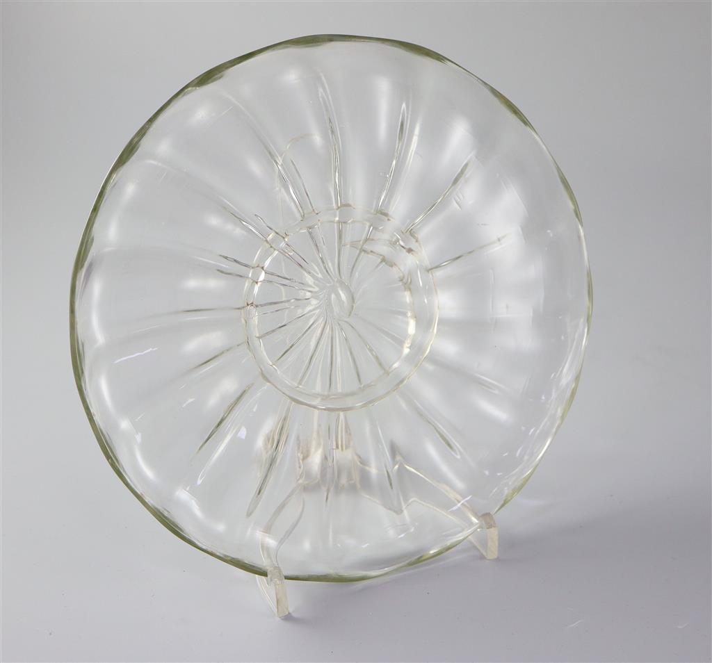 A Georgian rib moulded glass dish, mid 18th century, 22cm diameter